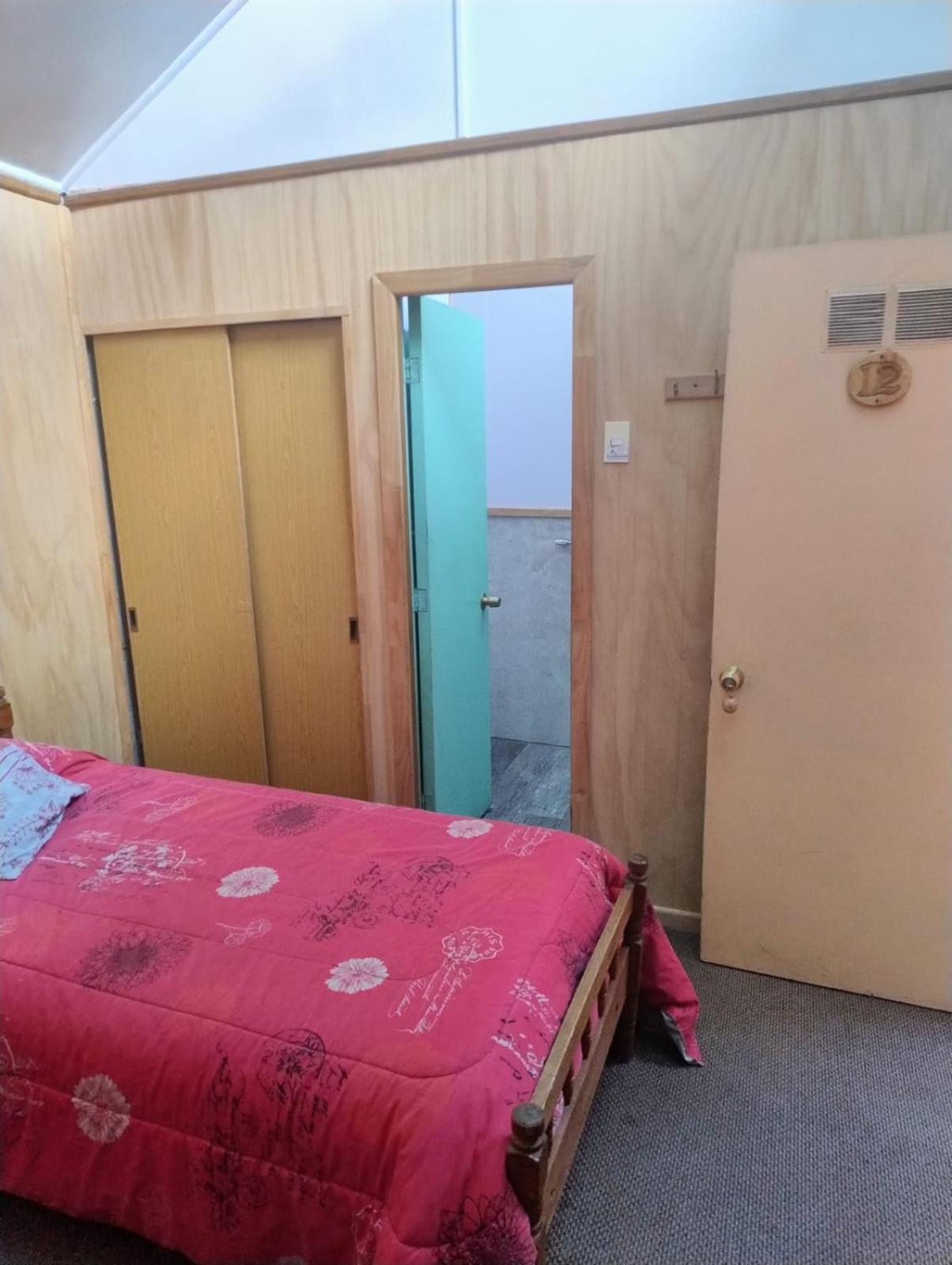Hostal Y Residencial El Mundial Puerto Natales Exteriér fotografie